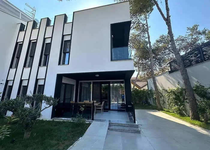 Cd Villa Golem (Tirana)