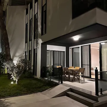 Villa Cd Golem (Tirana)