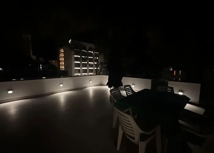 Villa Cd Golem (Tirana)