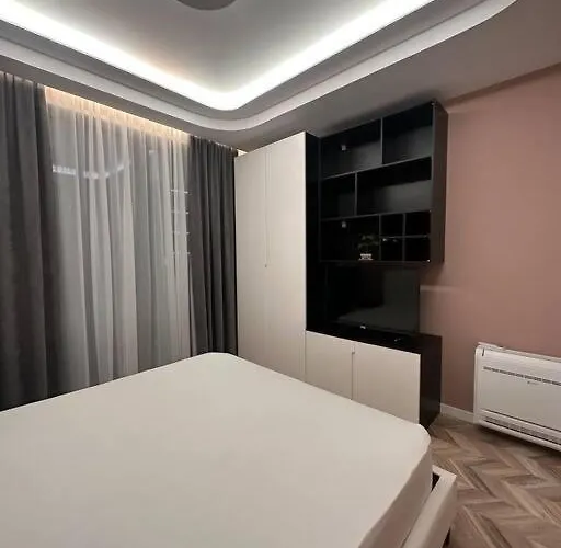 Villa Cd Golem (Tirana)